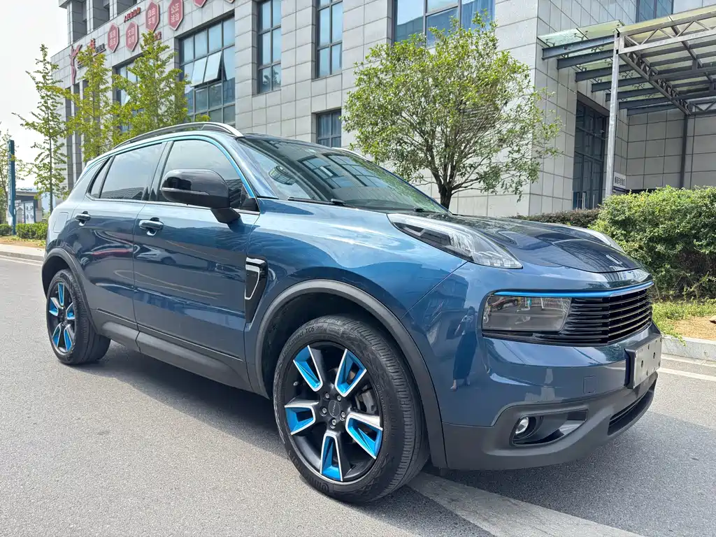 Lynk & Co 01 — миниатюра 3