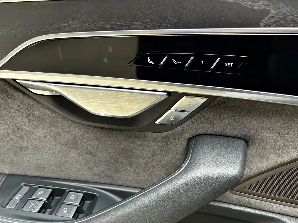 Audi A8 — фотографии объявления, Фото 13