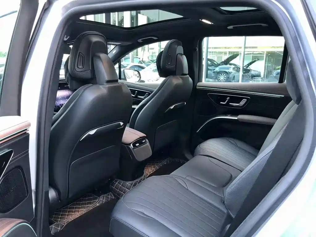 Mercedes-Benz EQS SUV — миниатюра 10