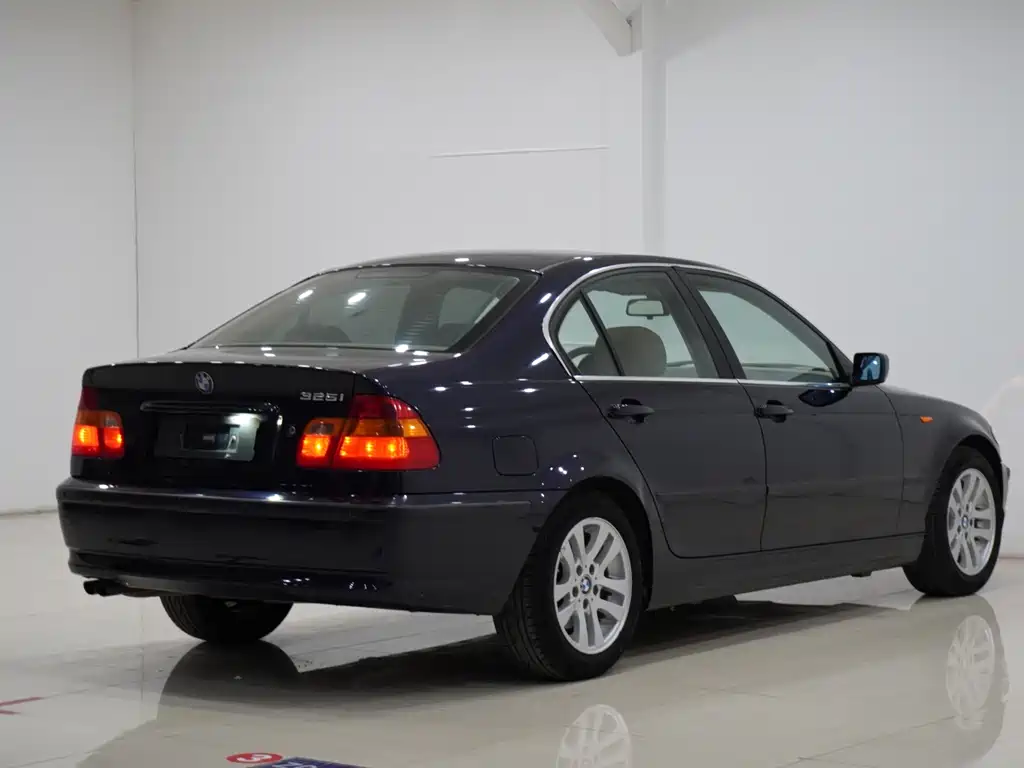 BMW 3 Series — миниатюра 6