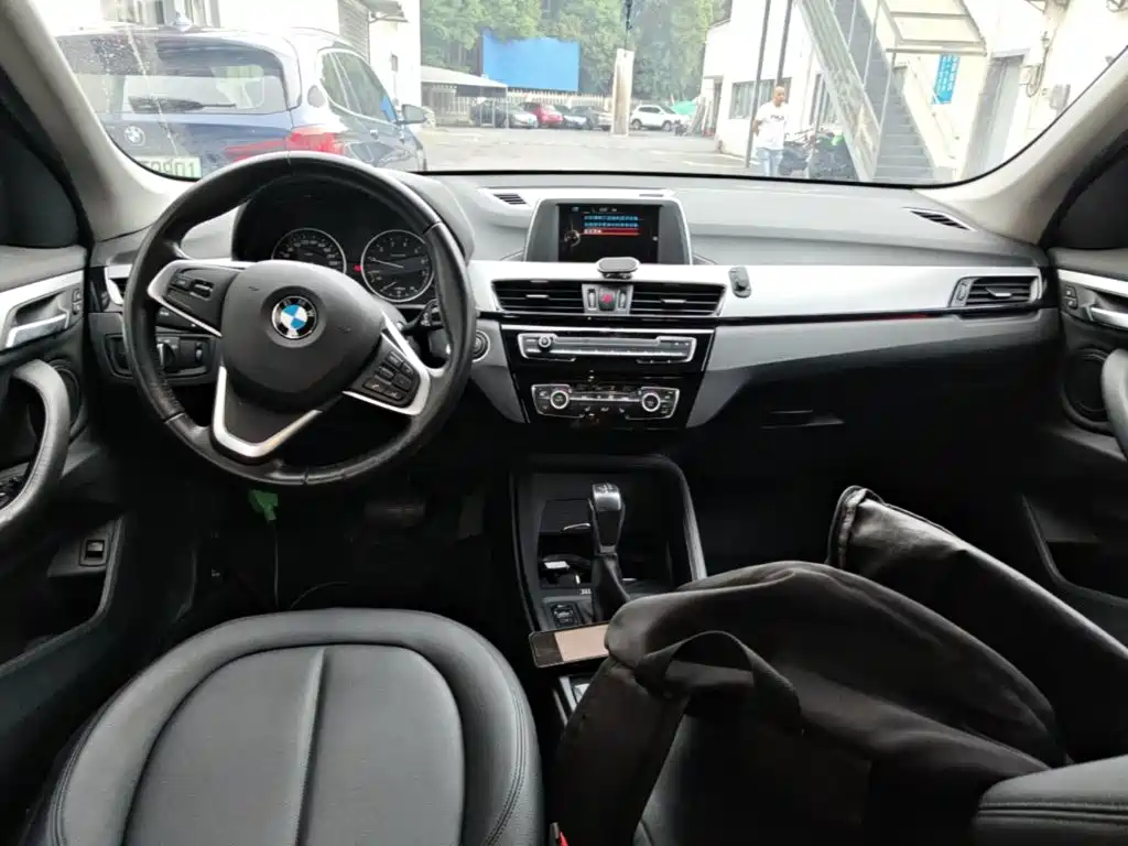 BMW X1 — миниатюра 10