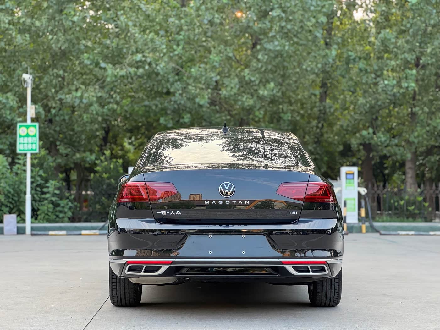 Volkswagen Magotan 1.4 л 2025 г. Чёрный, пробег 20000 км