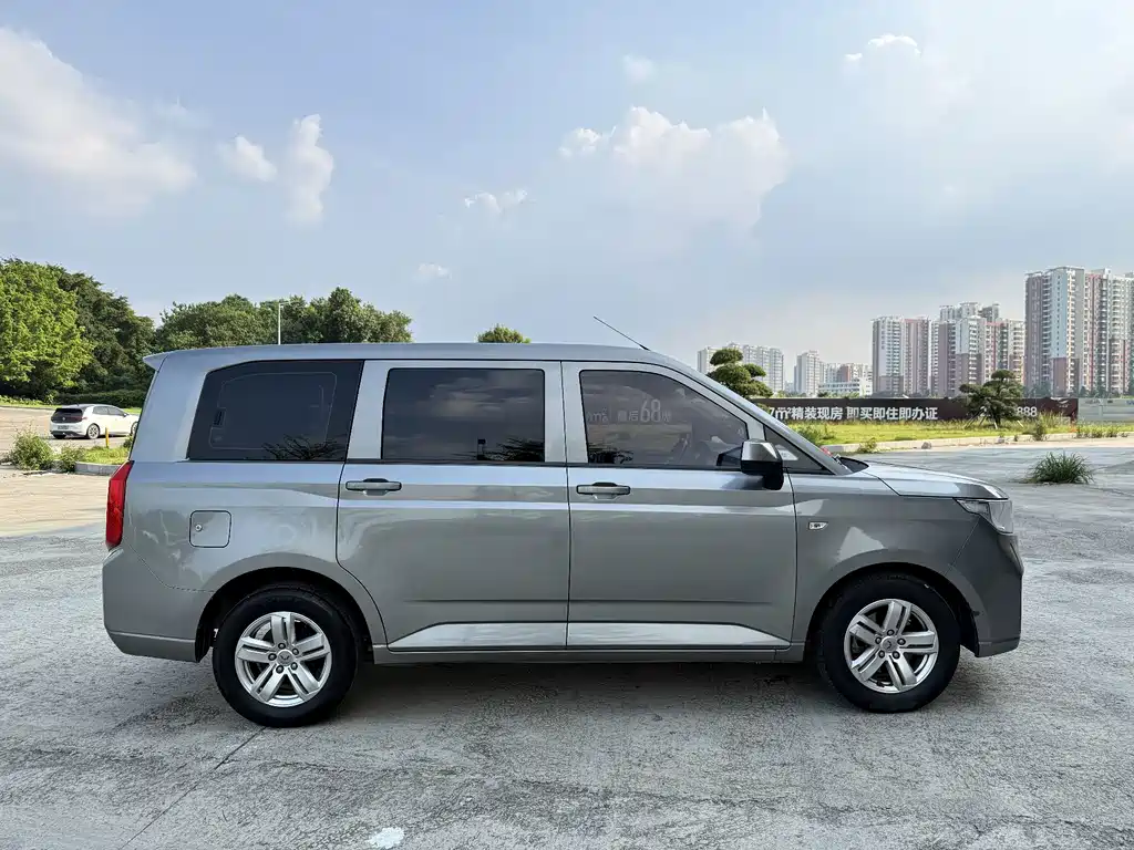 Wuling Hongguang PLUS — миниатюра 14
