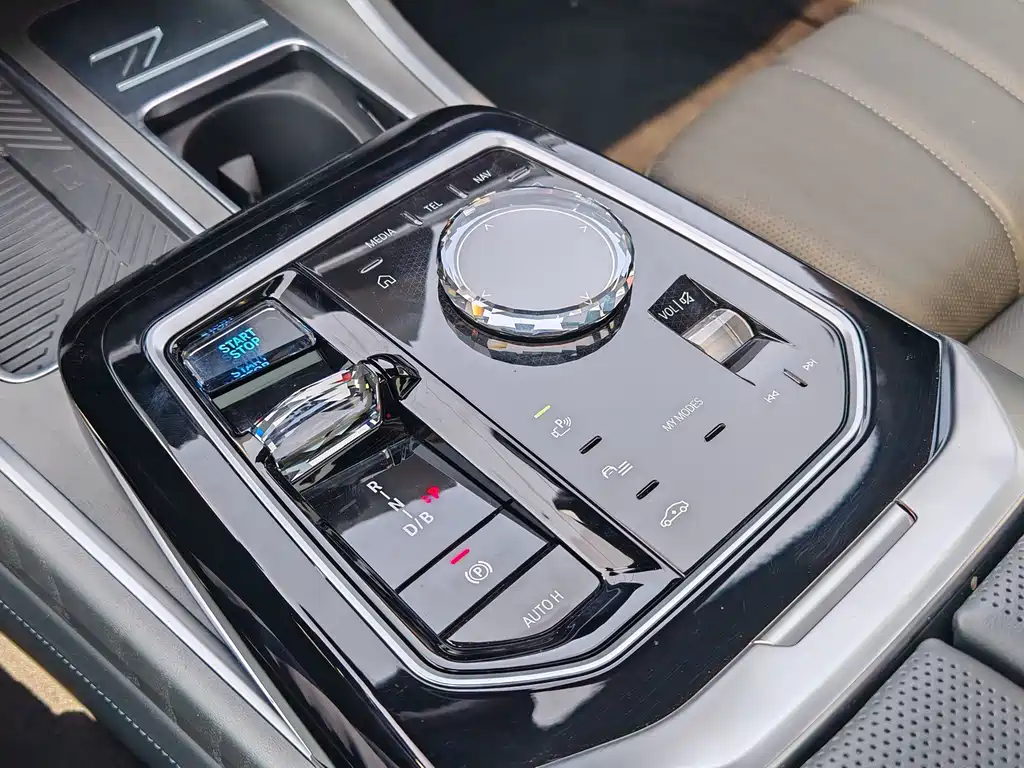 BMW i7 2023 xDrive60L Luxury