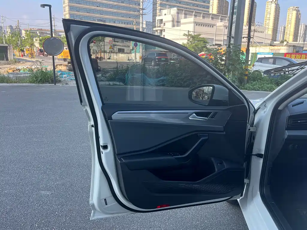 Volkswagen Sagitar — миниатюра 14