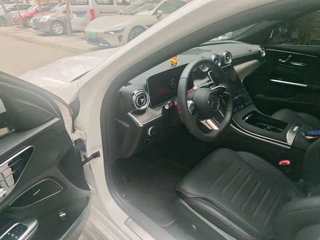 Mercedes-Benz C-Class — миниатюра 12