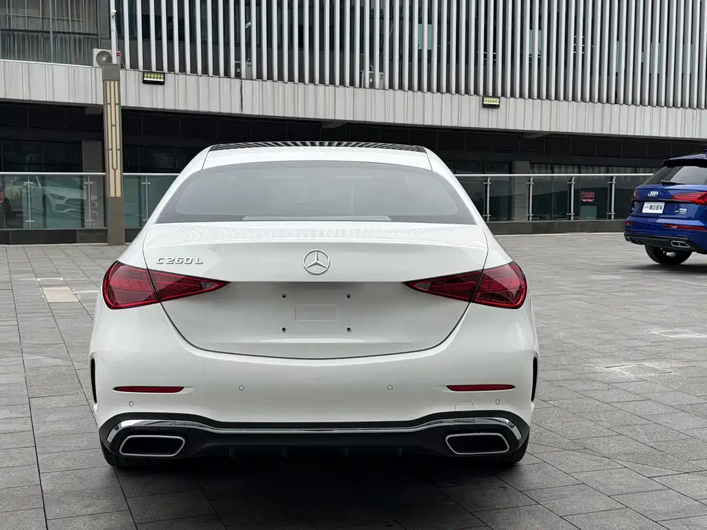 Mercedes-Benz C-Class — миниатюра 11