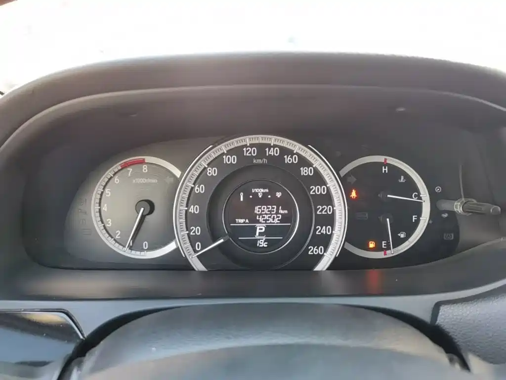 Honda Accord — миниатюра 12