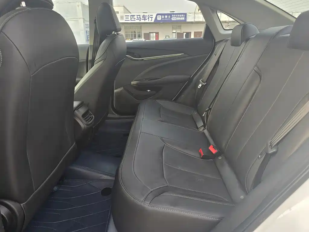Buick Excelle — миниатюра 10
