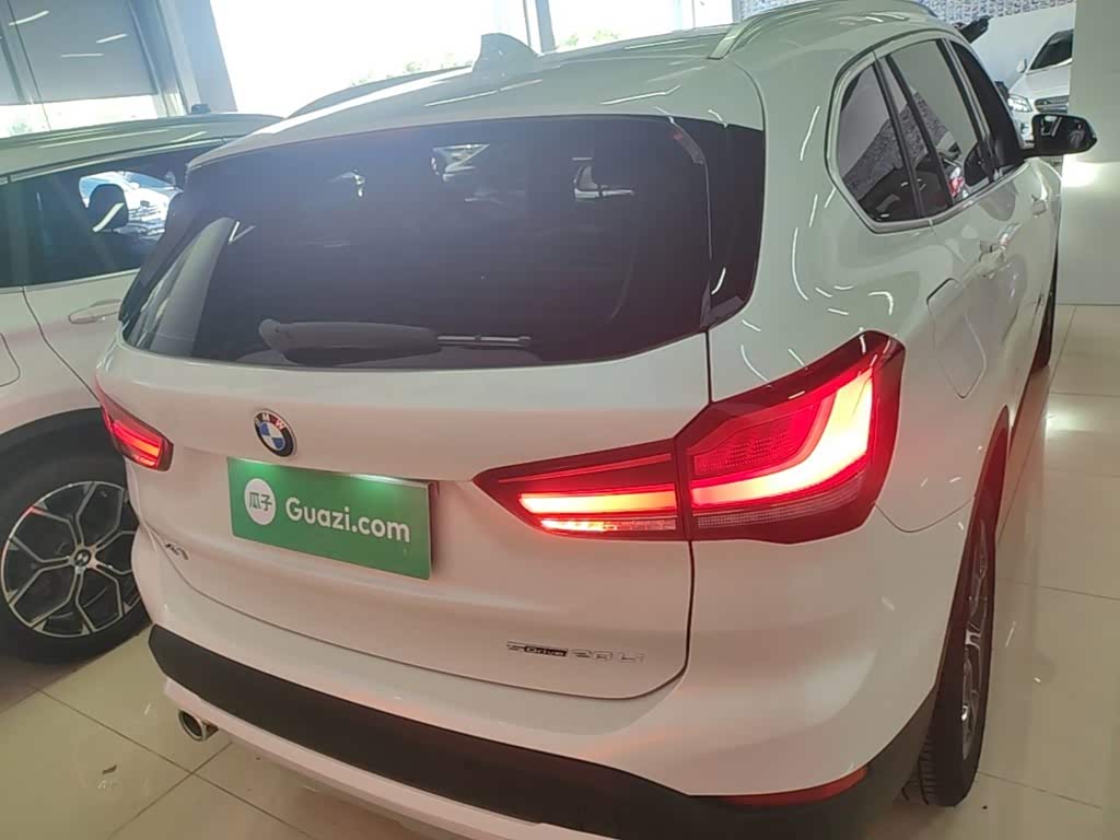 BMW X1 1.5 л 2021 г. Белый, пробег 40000 км