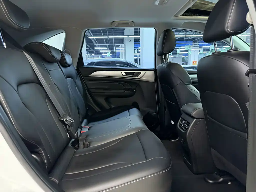 Haval M6 — миниатюра 6