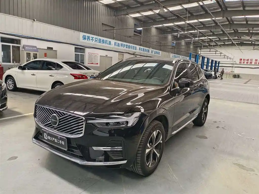Volvo XC60 2025