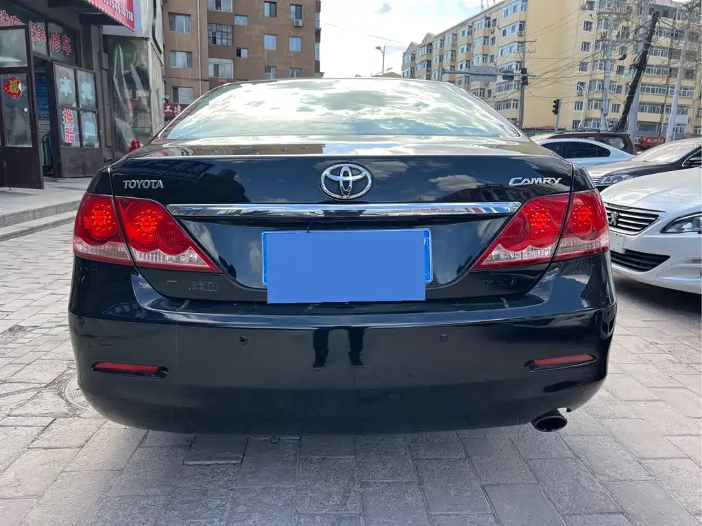 Toyota Camry — миниатюра 6