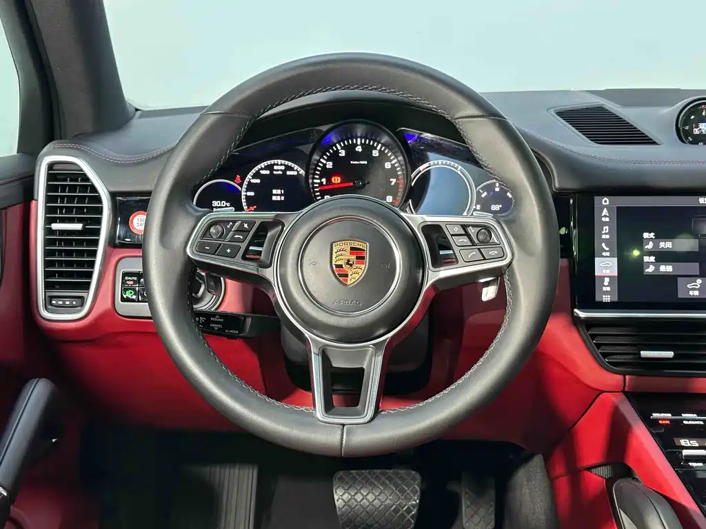 Porsche Cayenne — миниатюра 16