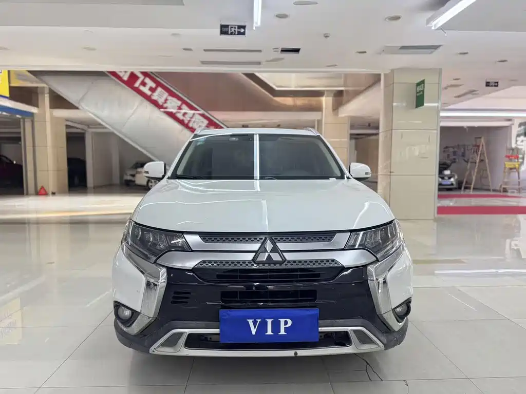 Mitsubishi Outlander — миниатюра 2