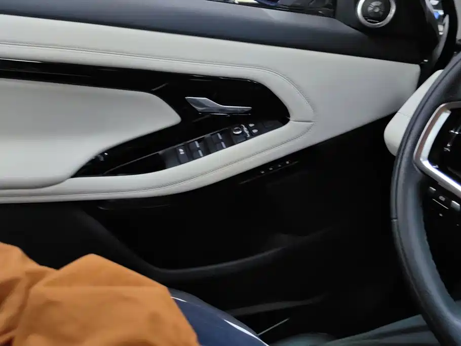 Land Rover Evoque PHEV — миниатюра 7