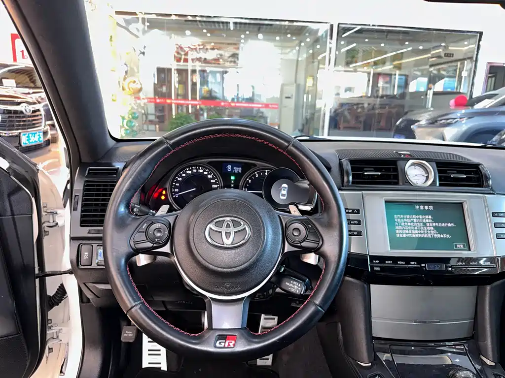 Toyota Reiz — миниатюра 9