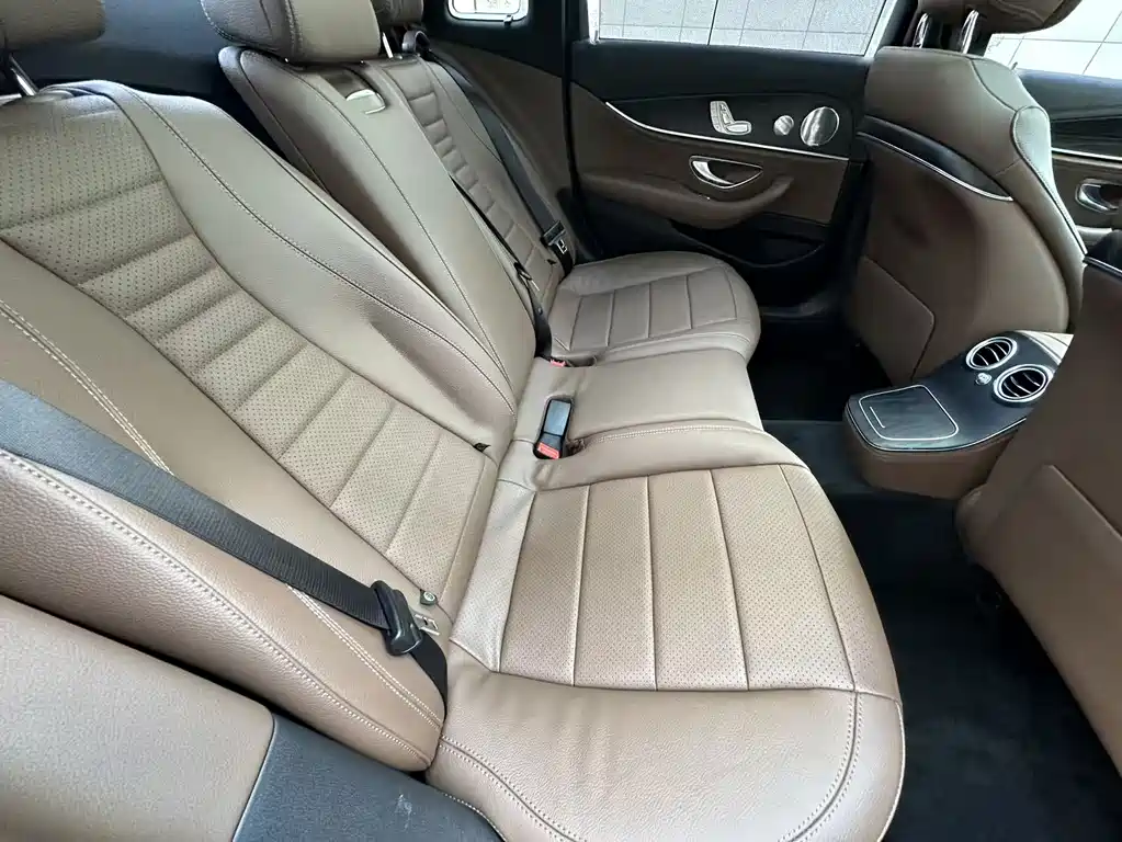 Mercedes-Benz E-Class — миниатюра 38
