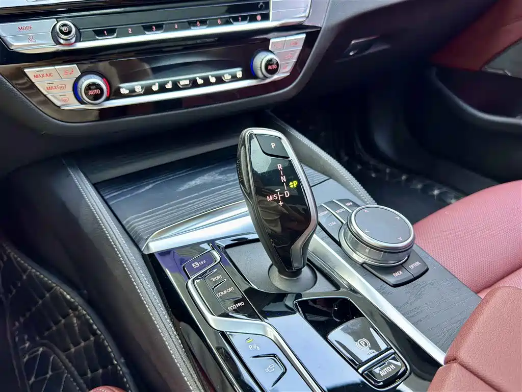 BMW 5 Series — миниатюра 15