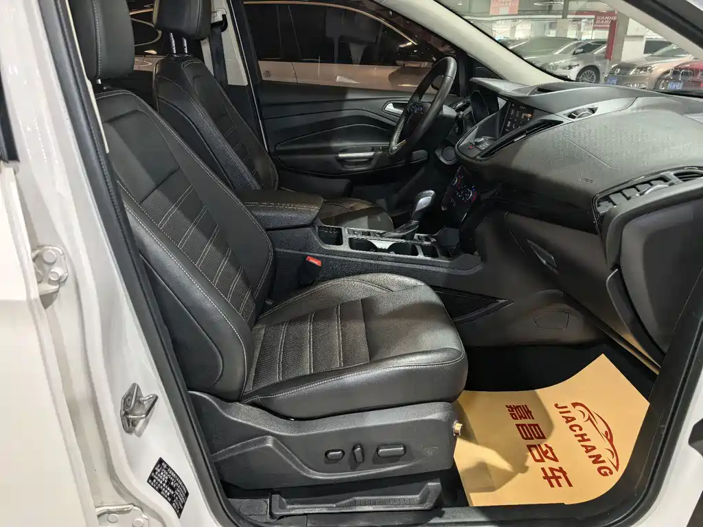 Ford Kuga — миниатюра 15