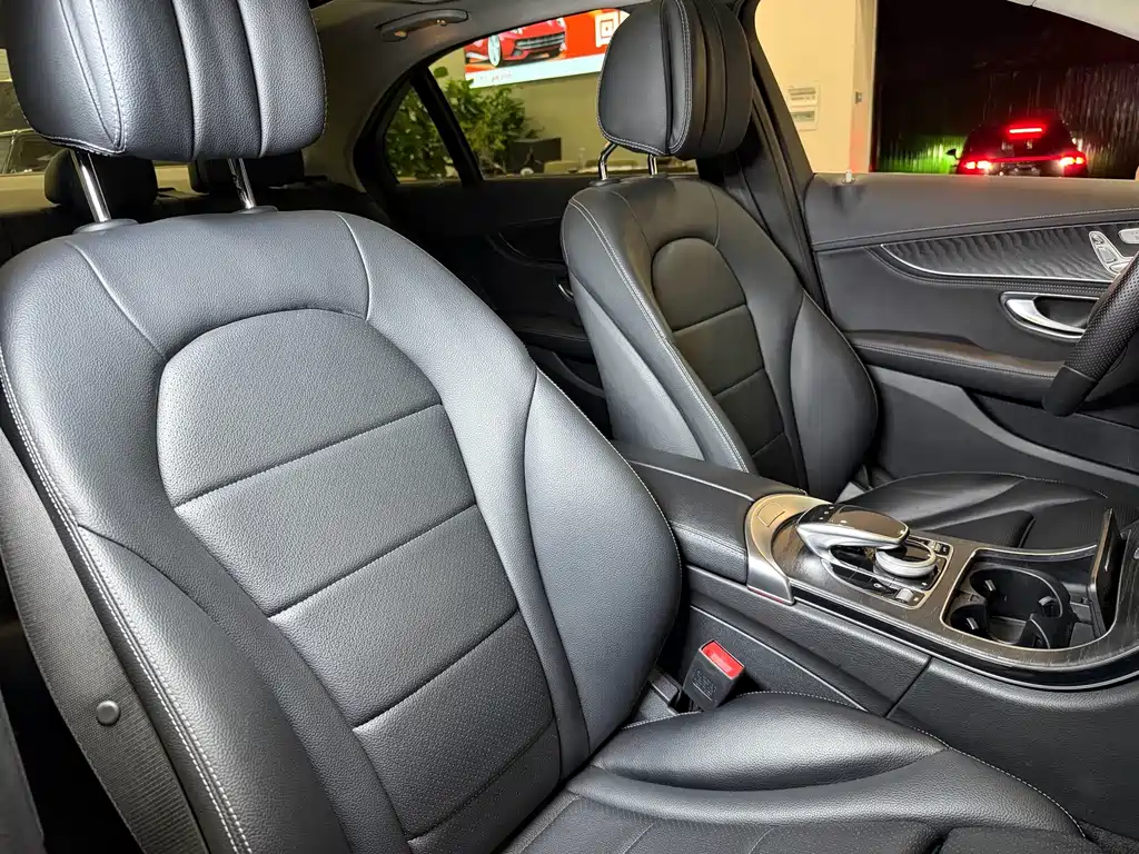 Mercedes-Benz C-Class — миниатюра 13
