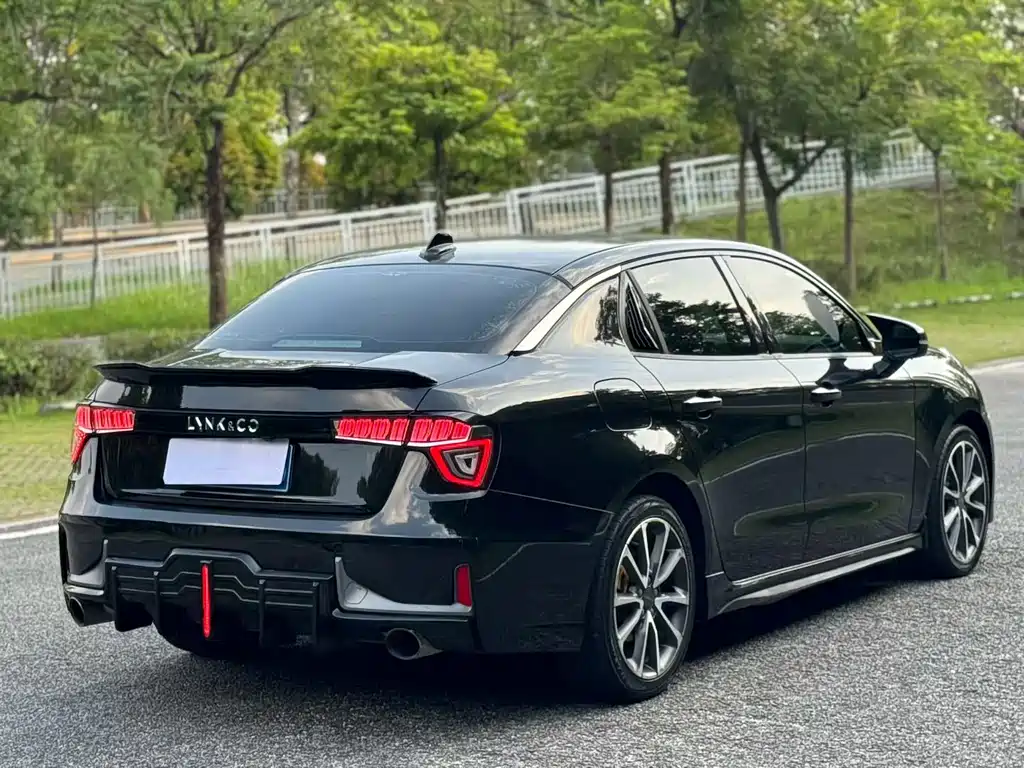 Lynk & Co 03 — миниатюра 7