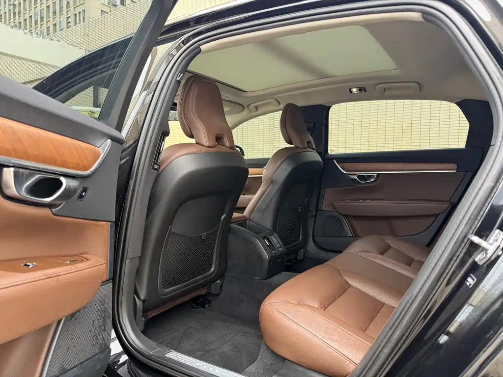 Volvo S90 — миниатюра 7