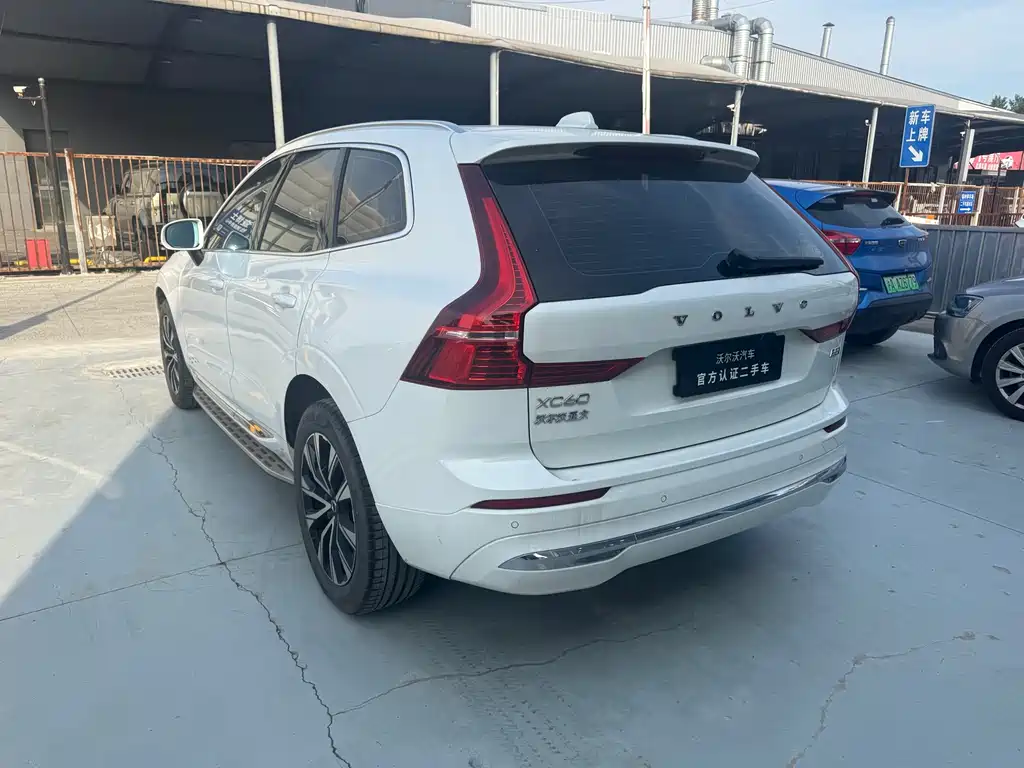 Volvo XC60 2023 B5 Luxury