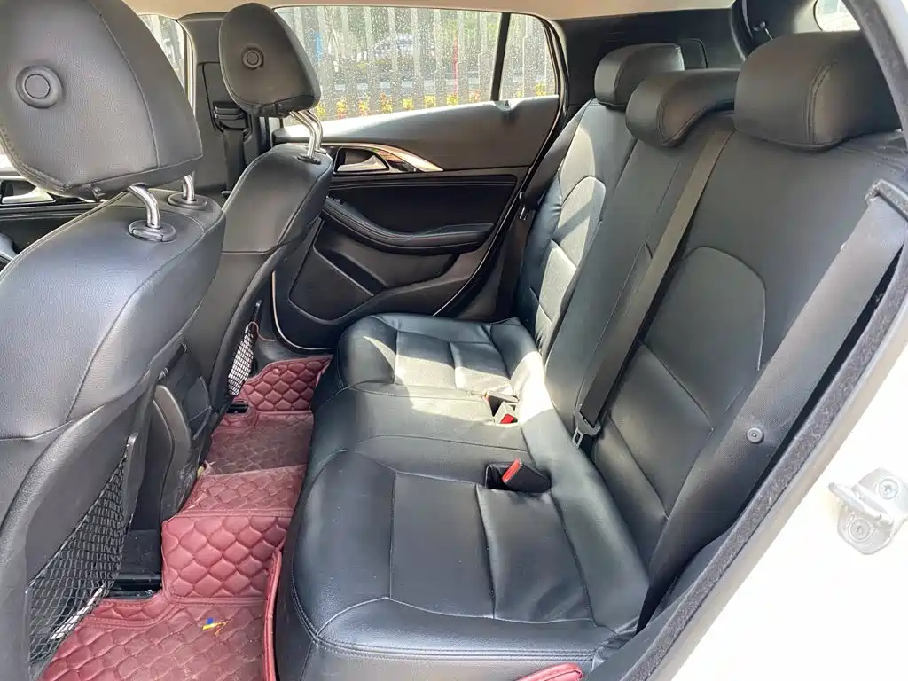 Infiniti QX30 — миниатюра 12