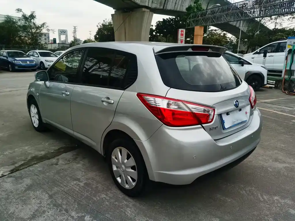 Venucia R50 — миниатюра 6