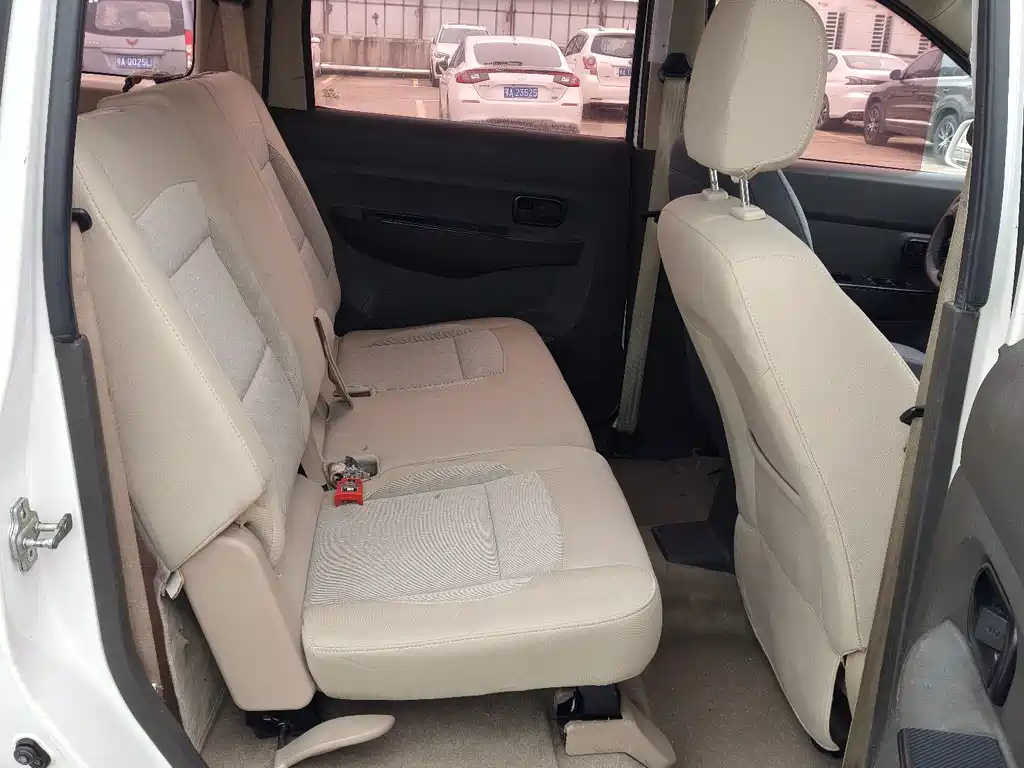 Wuling Hongguang — миниатюра 10