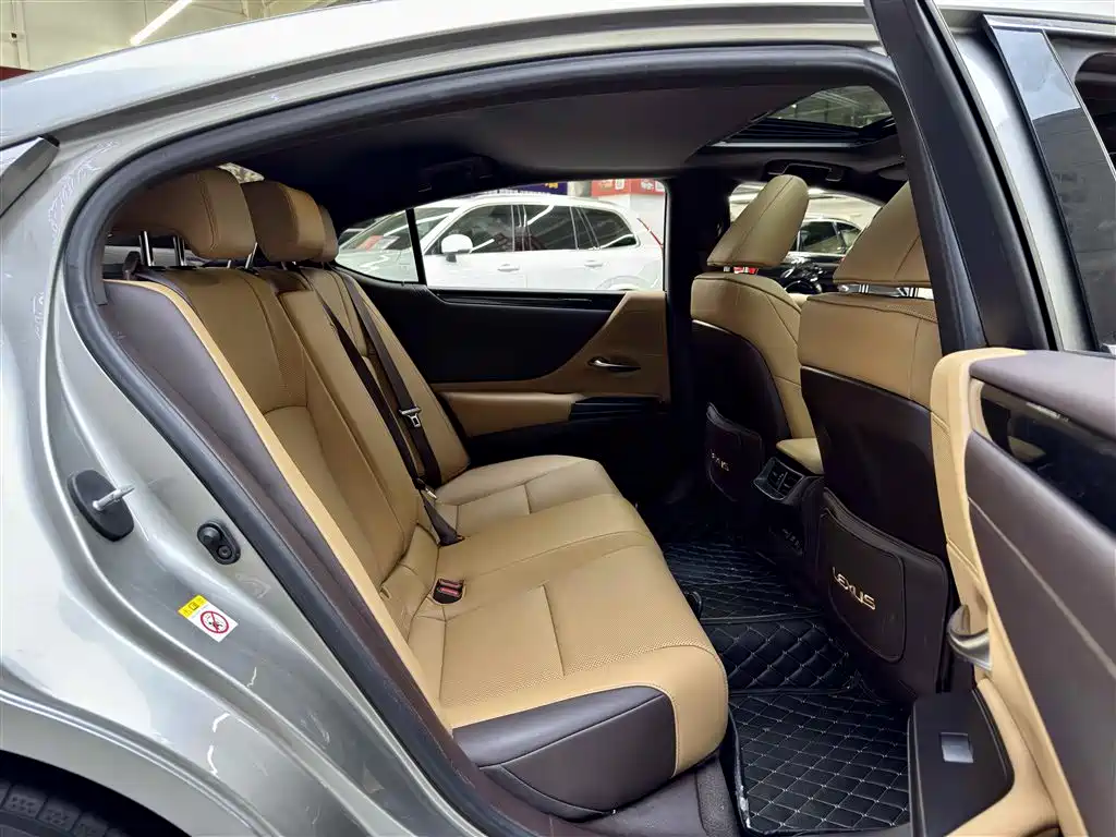 Lexus ES — миниатюра 6
