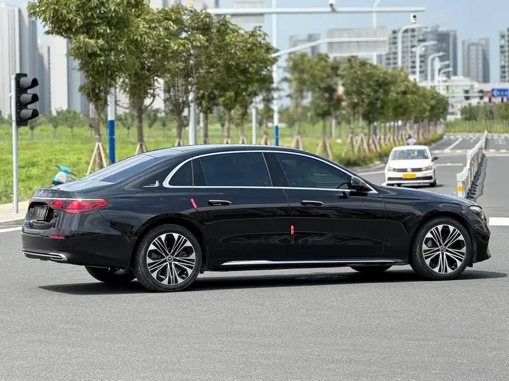 Mercedes-Benz E-Class New Energy — миниатюра 8