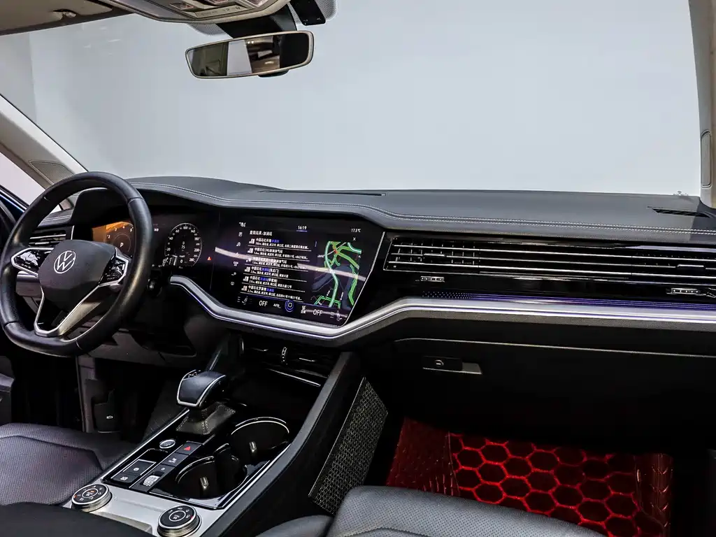 Volkswagen Touareg — миниатюра 12