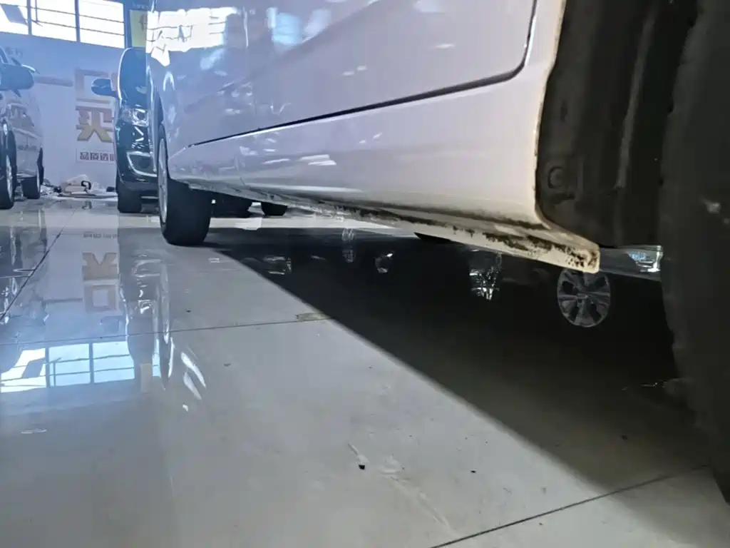 Wuling Yangguang — миниатюра 21