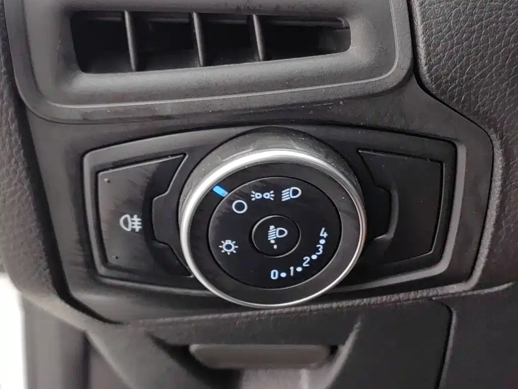 Ford Focus — миниатюра 21