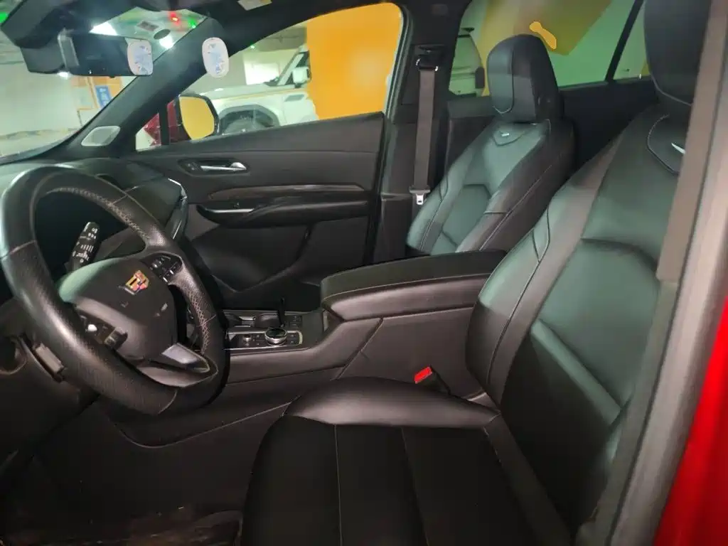 Cadillac XT4 — миниатюра 8