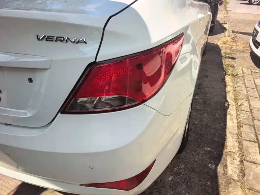 Hyundai Verna — миниатюра 8