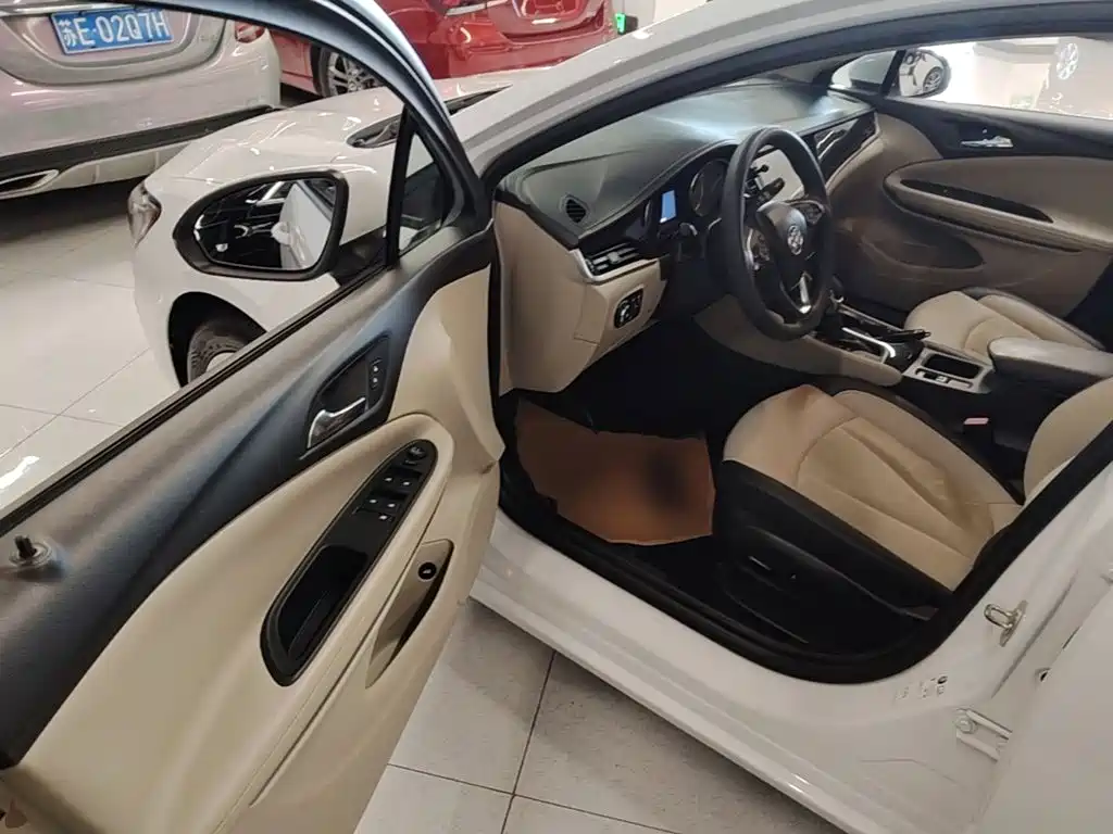 Buick Verano — миниатюра 16