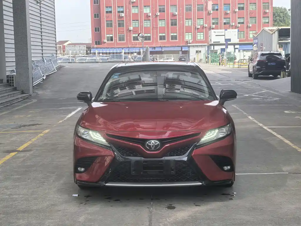 Toyota Camry — миниатюра 2