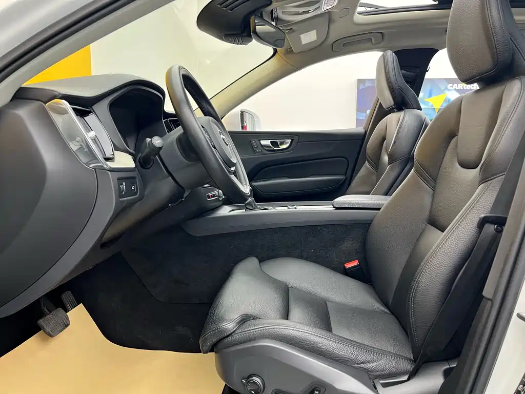Volvo XC60 2021 T5 Luxury