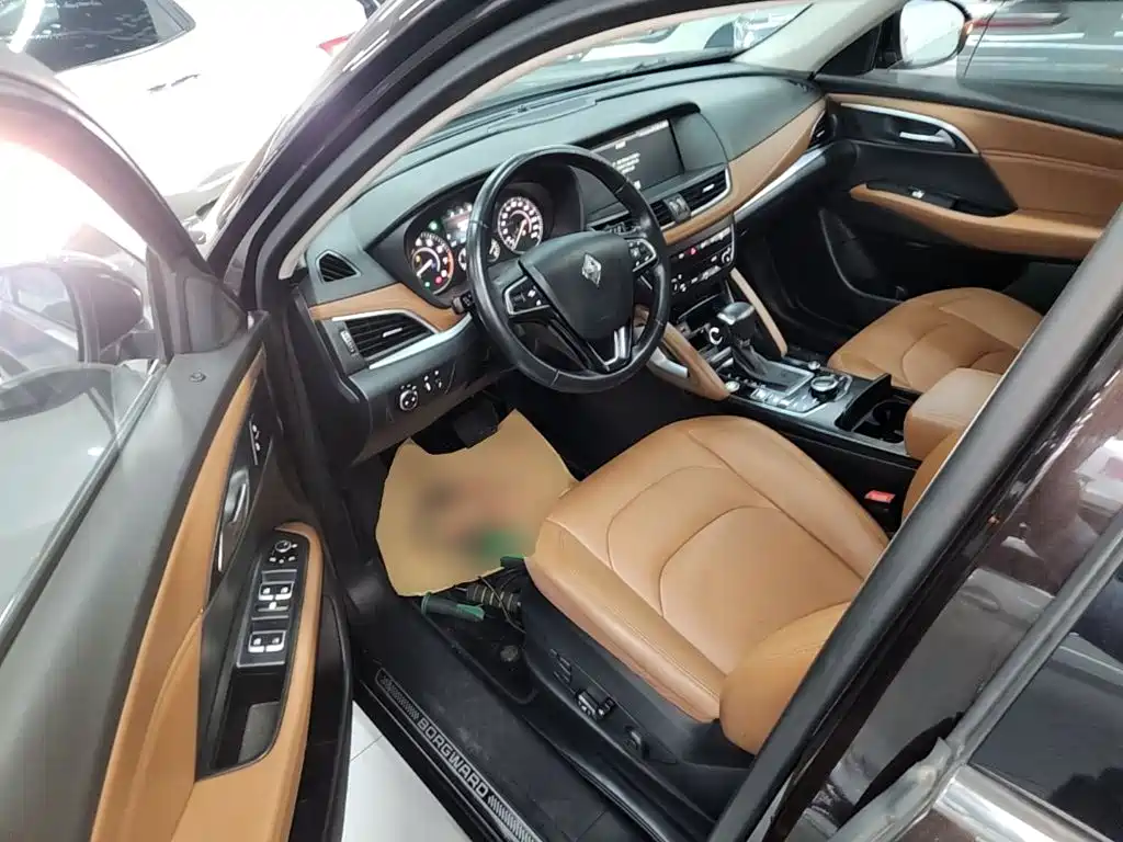 Borgward BX7 — миниатюра 16