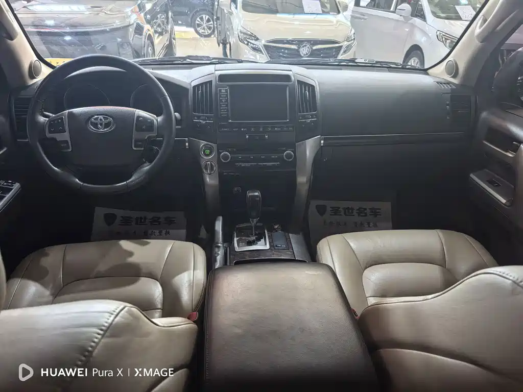 Toyota Land Cruiser — миниатюра 5