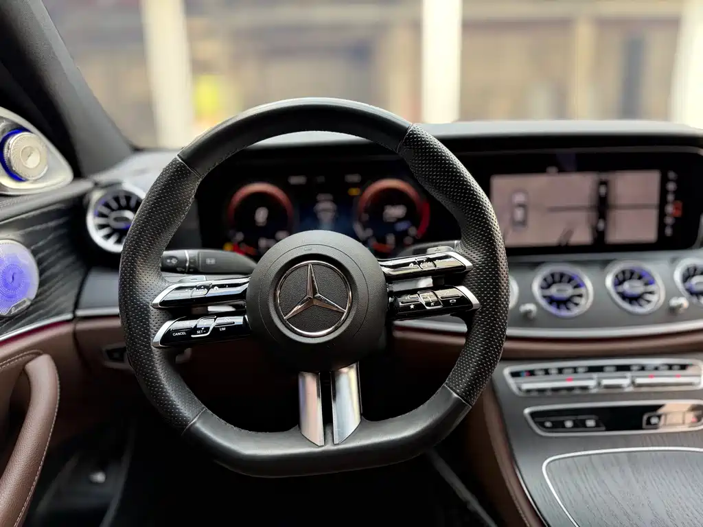 MERCEDES-BENZ E CLASS