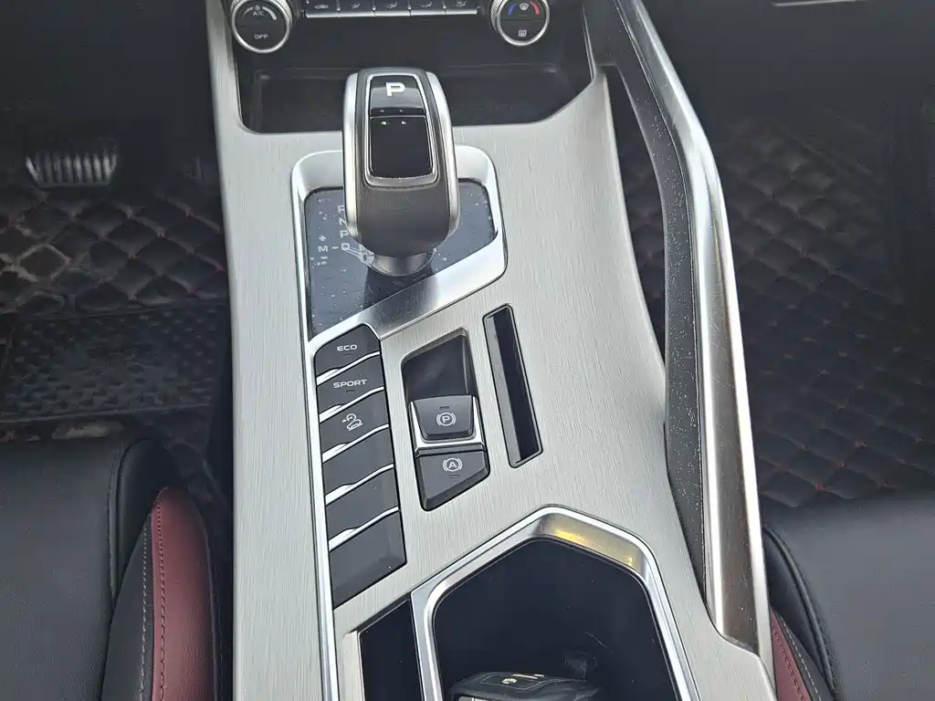 Geely Binyue — миниатюра 7