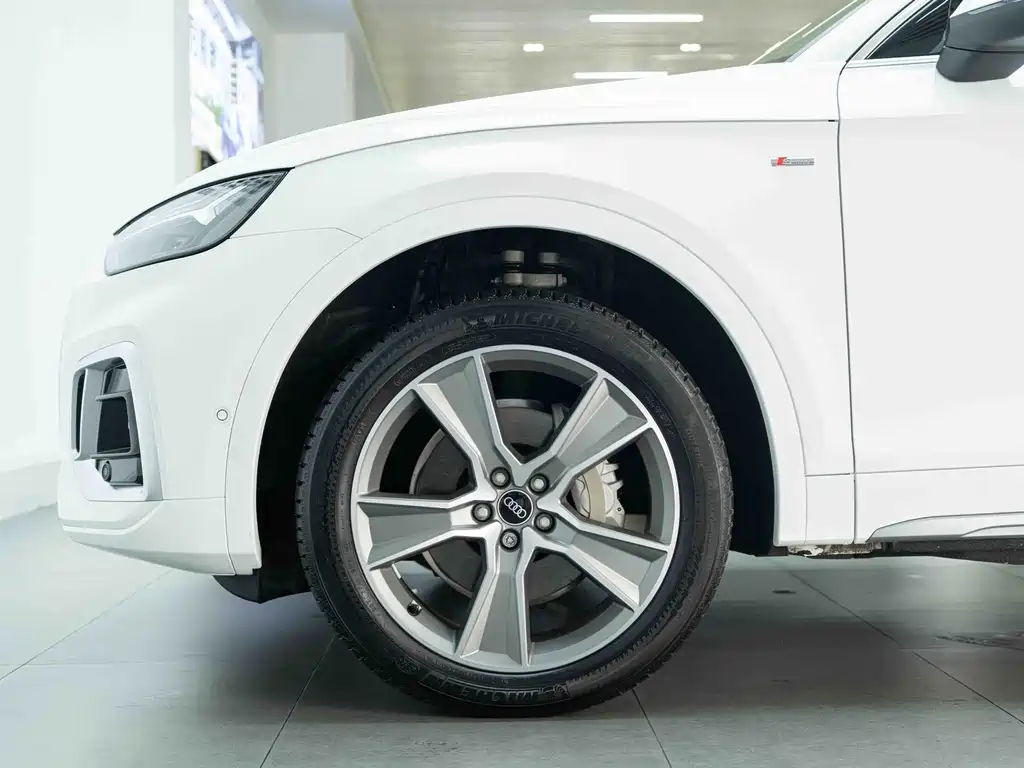 Audi Q5L — миниатюра 9