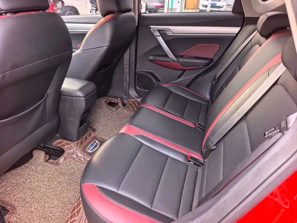 Geely Binyue — миниатюра 8