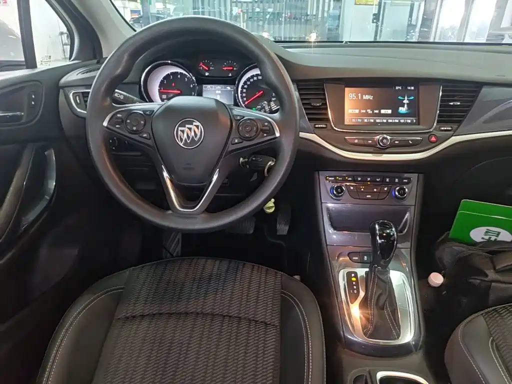 Buick Verano — миниатюра 13