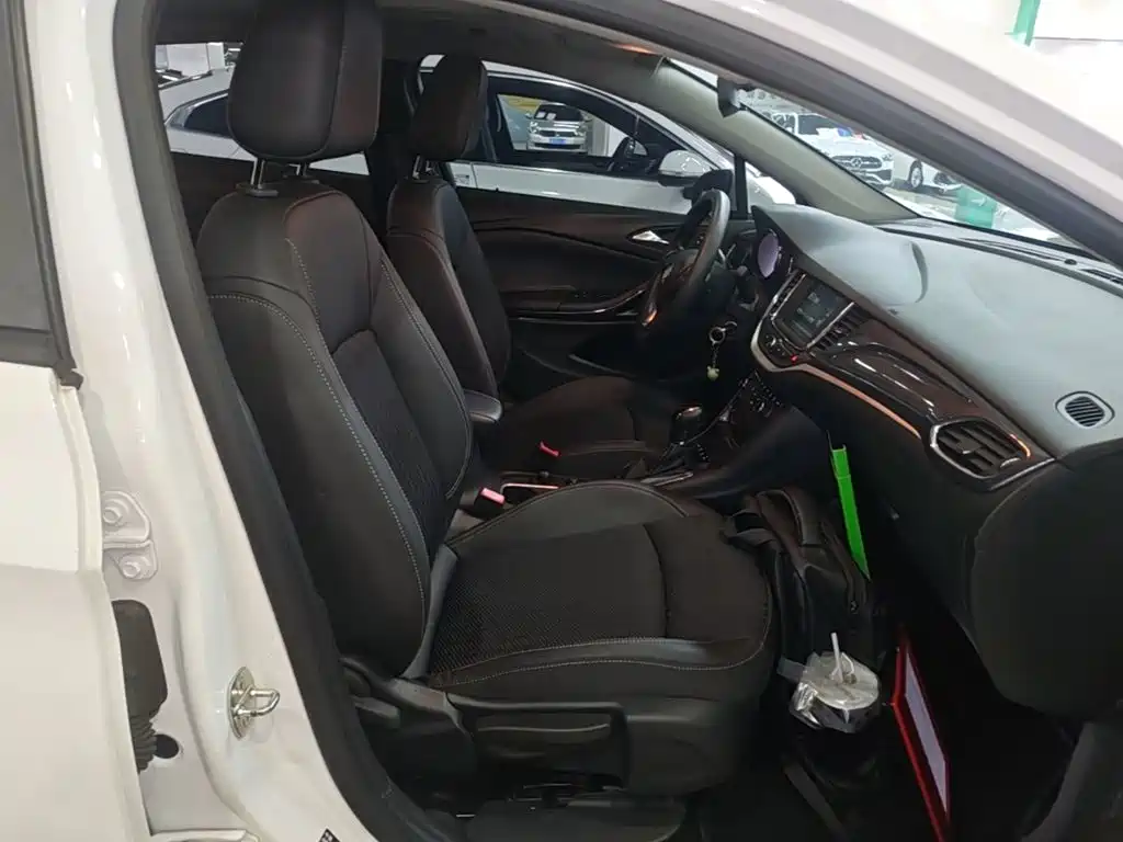 Buick Verano — миниатюра 25