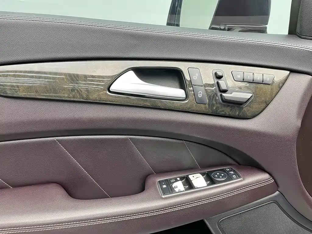 Mercedes-Benz CLS — миниатюра 8